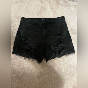 Hollister Curvy High-Rise Ripped Vintage Jean Shorts 4"